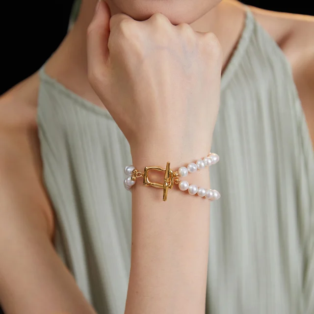 Double-Layered Pearl Bracelet